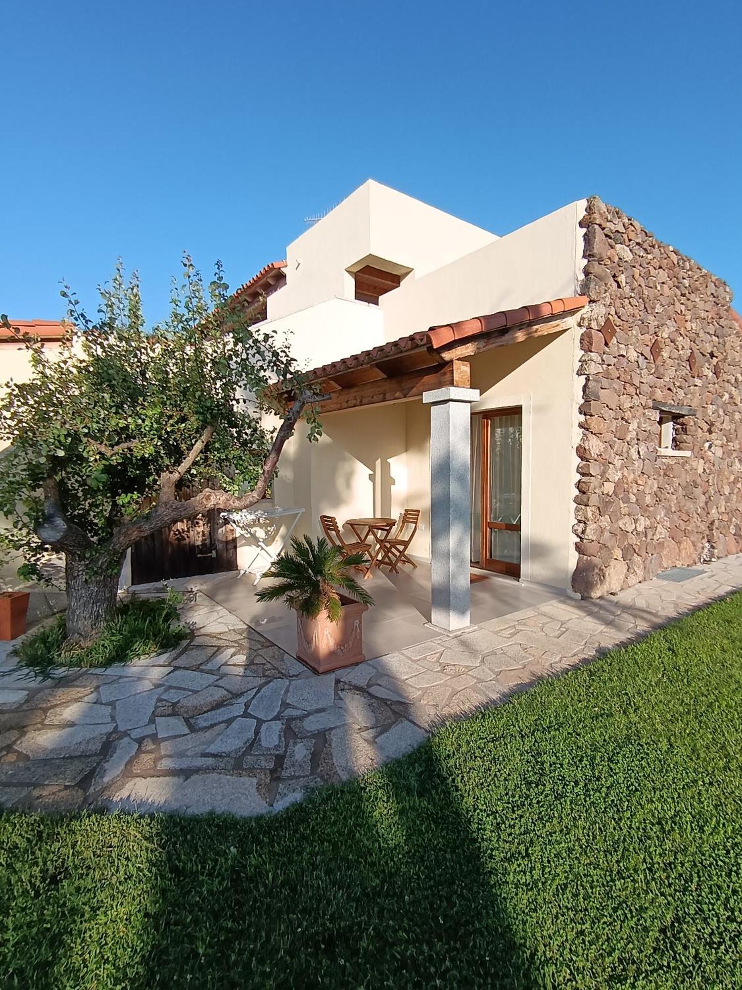 Su Suberju Hotel San Teodoro  Bagian luar foto