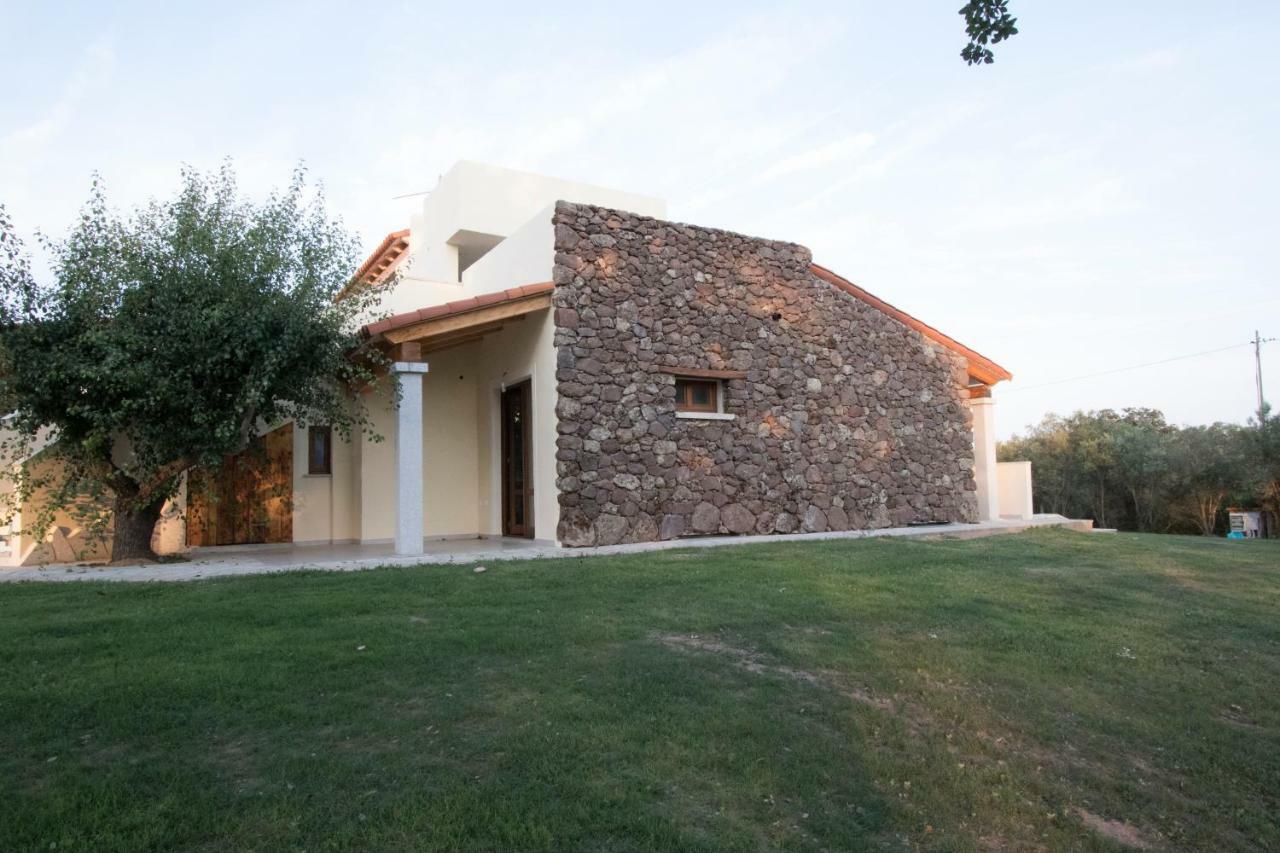 Su Suberju Hotel San Teodoro  Bagian luar foto